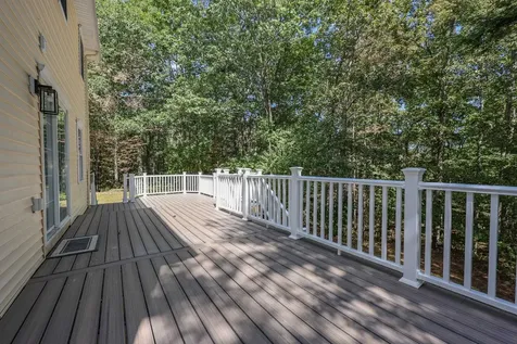 29 Glen Ridge Road Raymond NH 03077