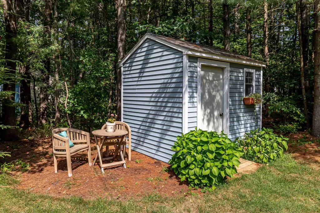 22 Cricket Lane Concord NH 03301
