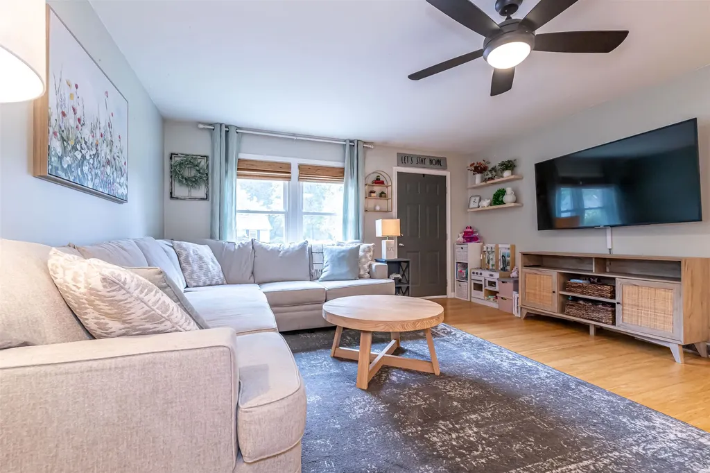 22 Cricket Lane Concord NH 03301