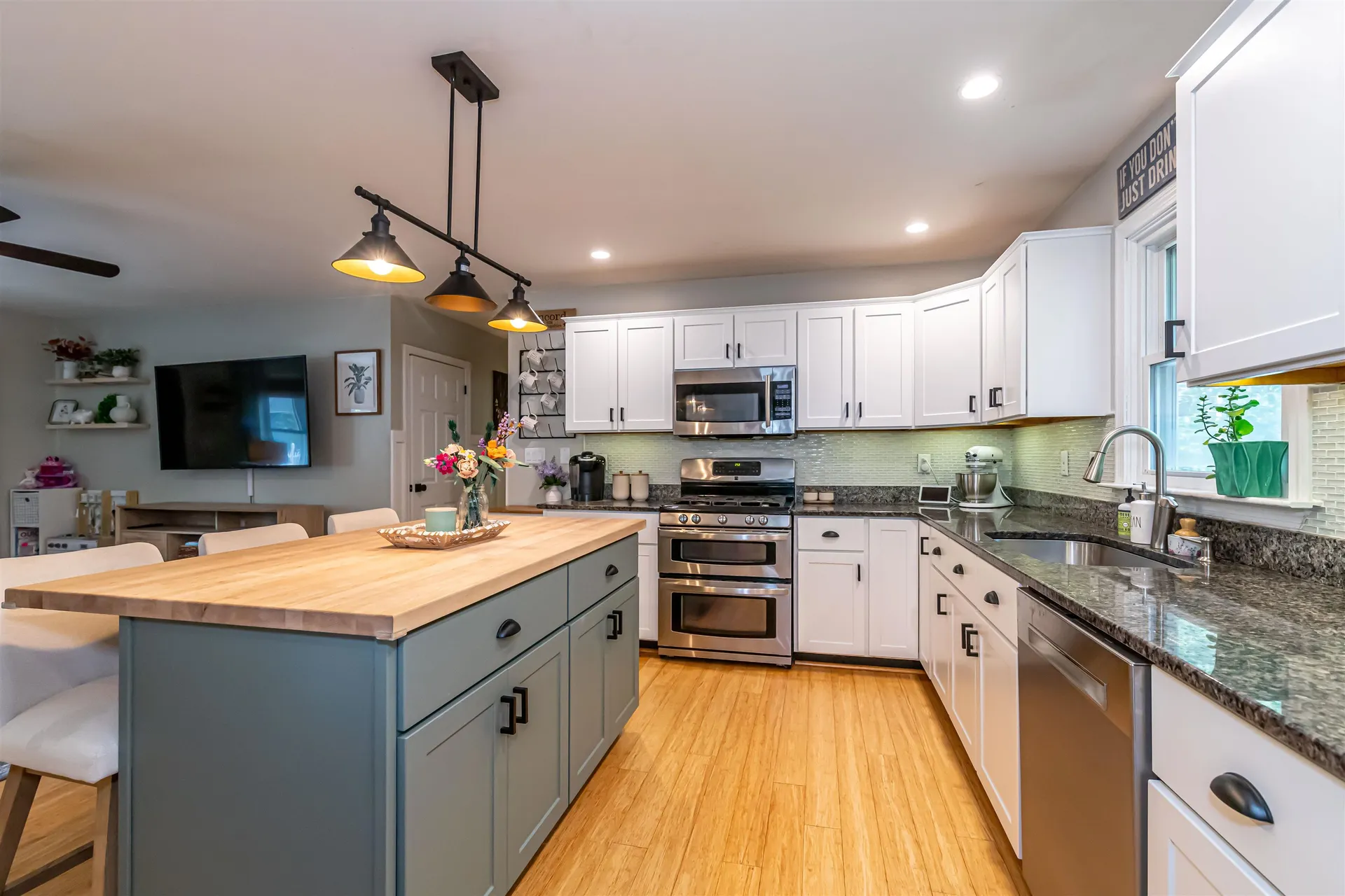 22 Cricket Lane Concord NH 03301