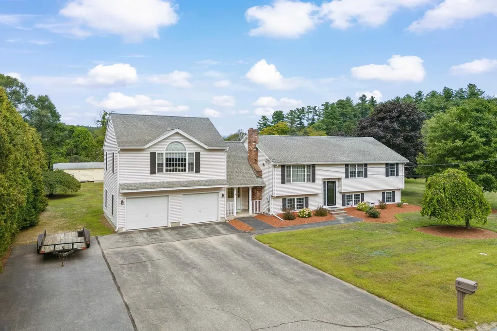 6 Gumpas Hill Road Pelham NH 03076