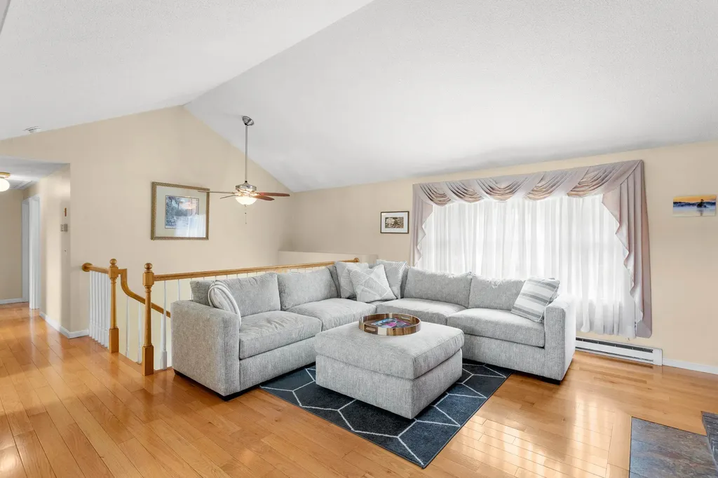 6 Gumpas Hill Road Pelham NH 03076