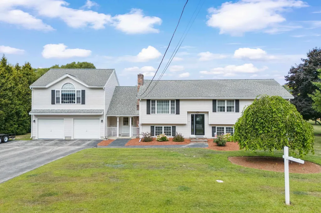 6 Gumpas Hill Road Pelham NH 03076