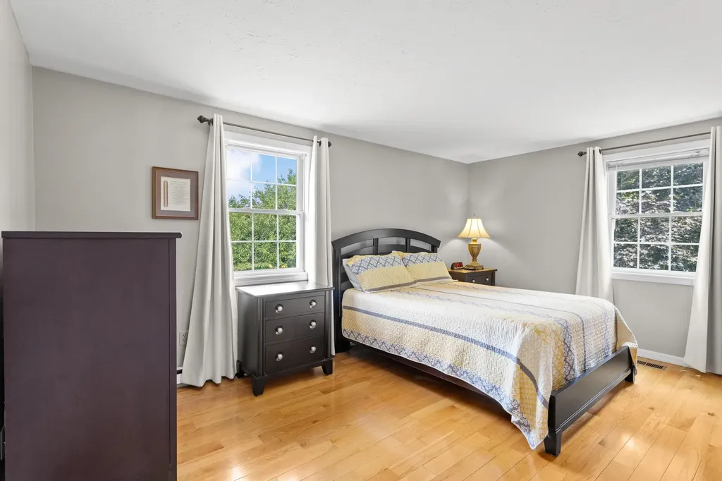 6 Gumpas Hill Road Pelham NH 03076