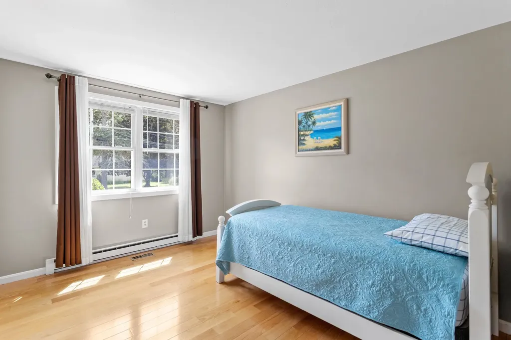 6 Gumpas Hill Road Pelham NH 03076