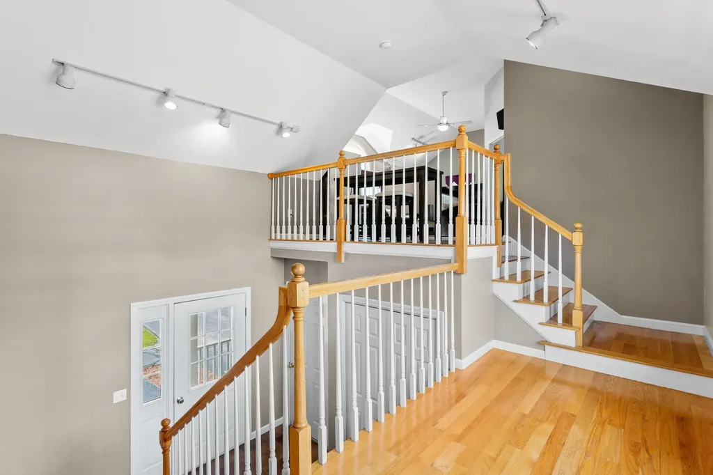 6 Gumpas Hill Road Pelham NH 03076