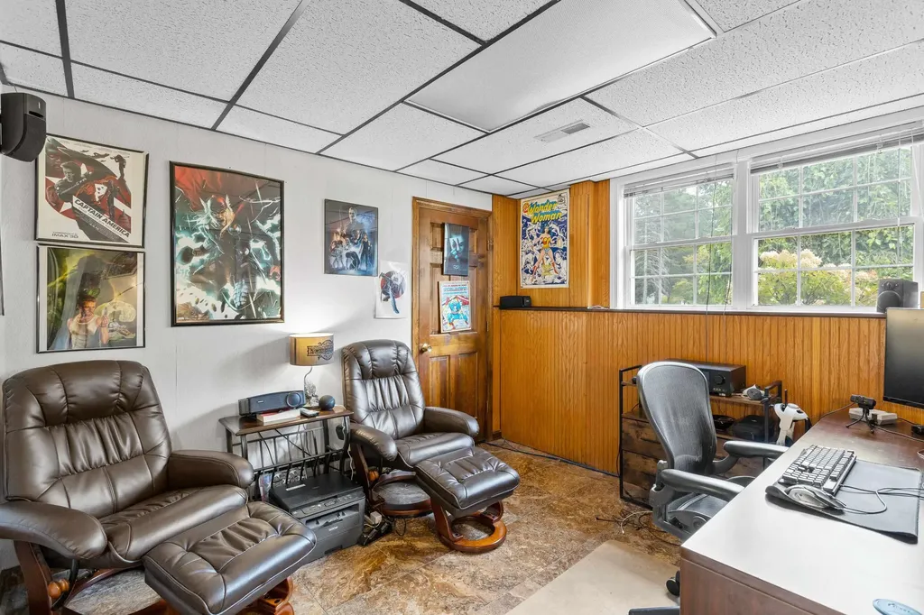 6 Gumpas Hill Road Pelham NH 03076