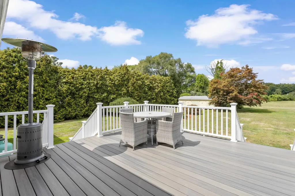 6 Gumpas Hill Road Pelham NH 03076