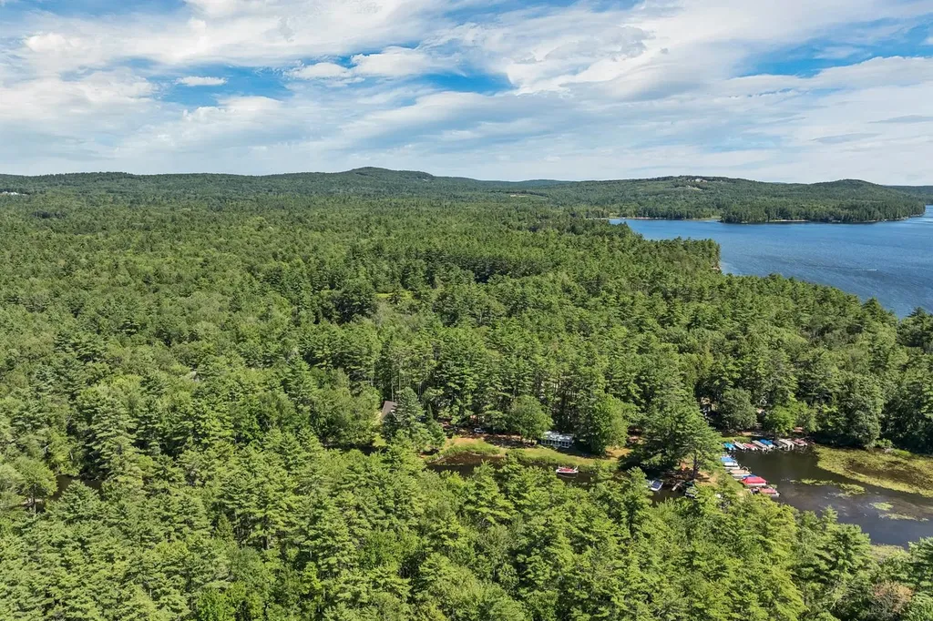 139 Governor Wentworth Highway Wolfeboro NH 03894