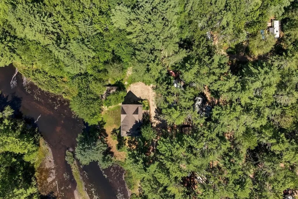 139 Governor Wentworth Highway Wolfeboro NH 03894