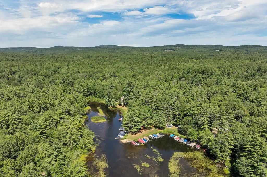 139 Governor Wentworth Highway Wolfeboro NH 03894