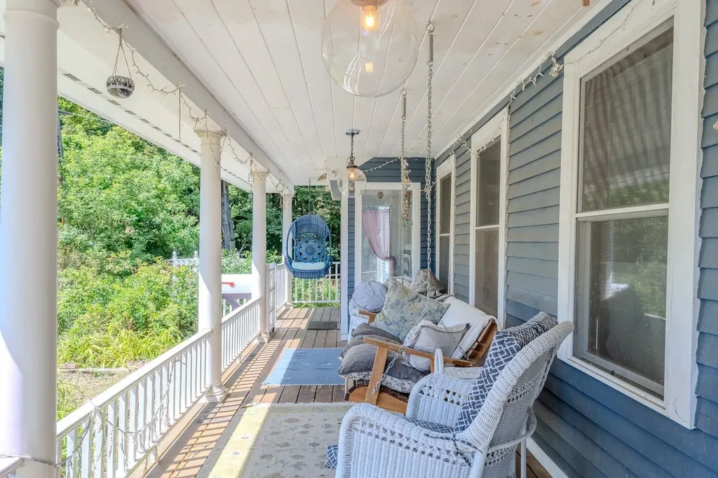 76 Spruce Street Brattleboro VT 05301