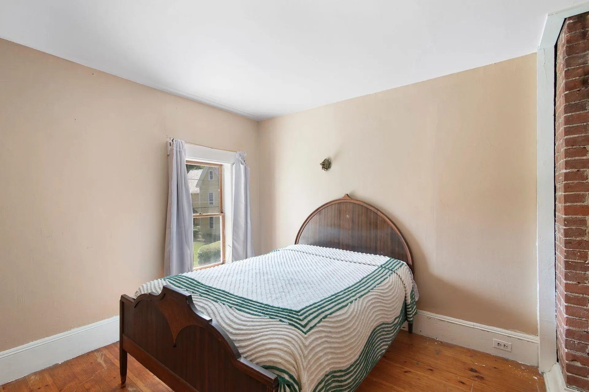 76 Spruce Street Brattleboro VT 05301