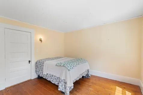 76 Spruce Street Brattleboro VT 05301