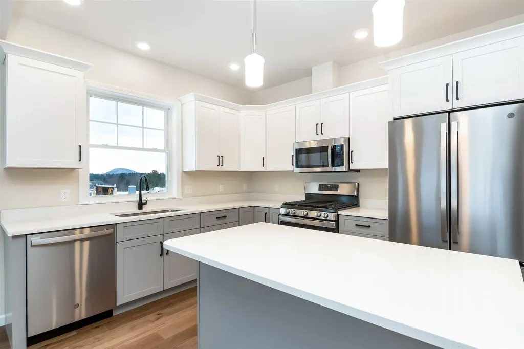 17 Dogwood Circle Milton VT 05468