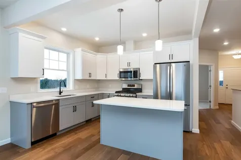 17 Dogwood Circle Milton VT 05468