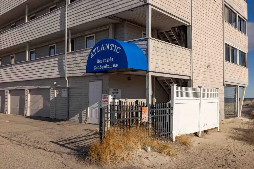 19 Atlantic Avenue Hampton NH 03842