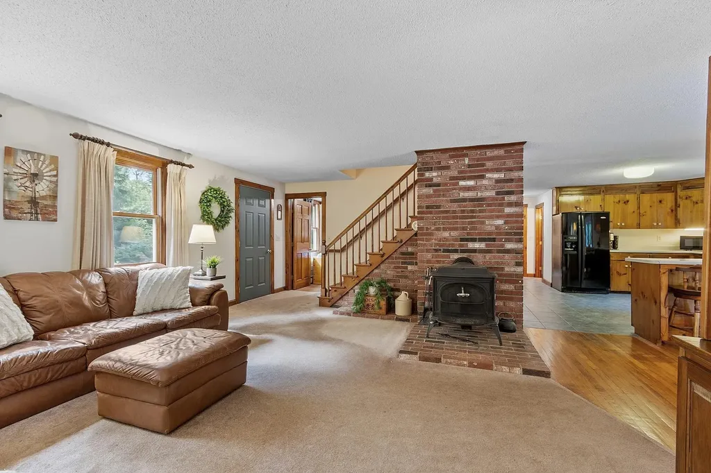 23 Greenbriar Road New Ipswich NH 03071