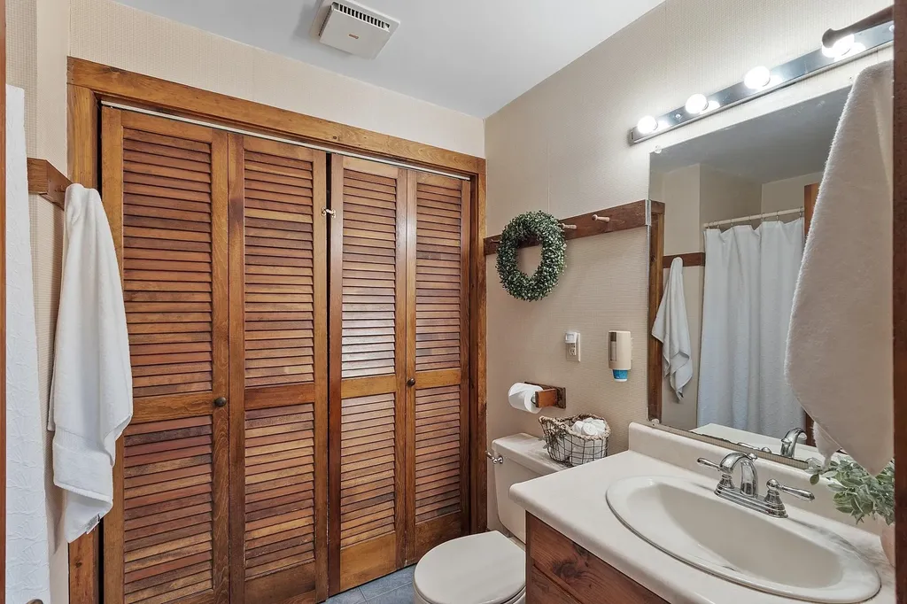 23 Greenbriar Road New Ipswich NH 03071