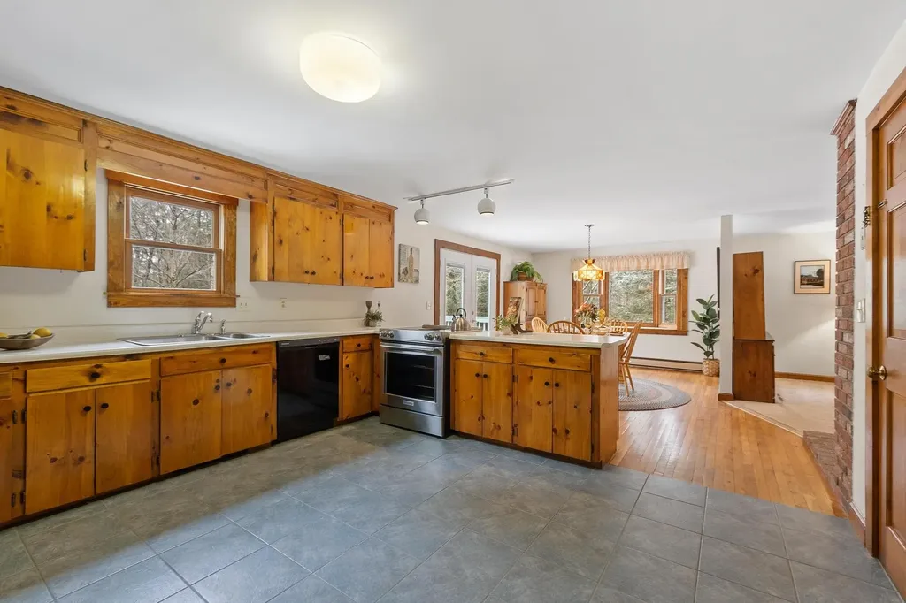 23 Greenbriar Road New Ipswich NH 03071