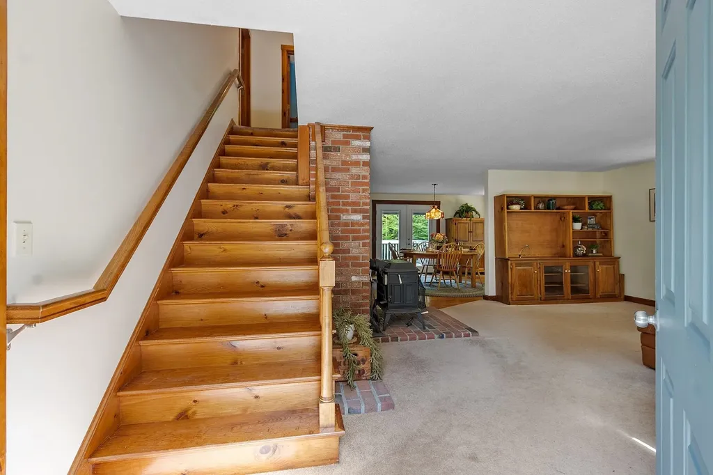 23 Greenbriar Road New Ipswich NH 03071