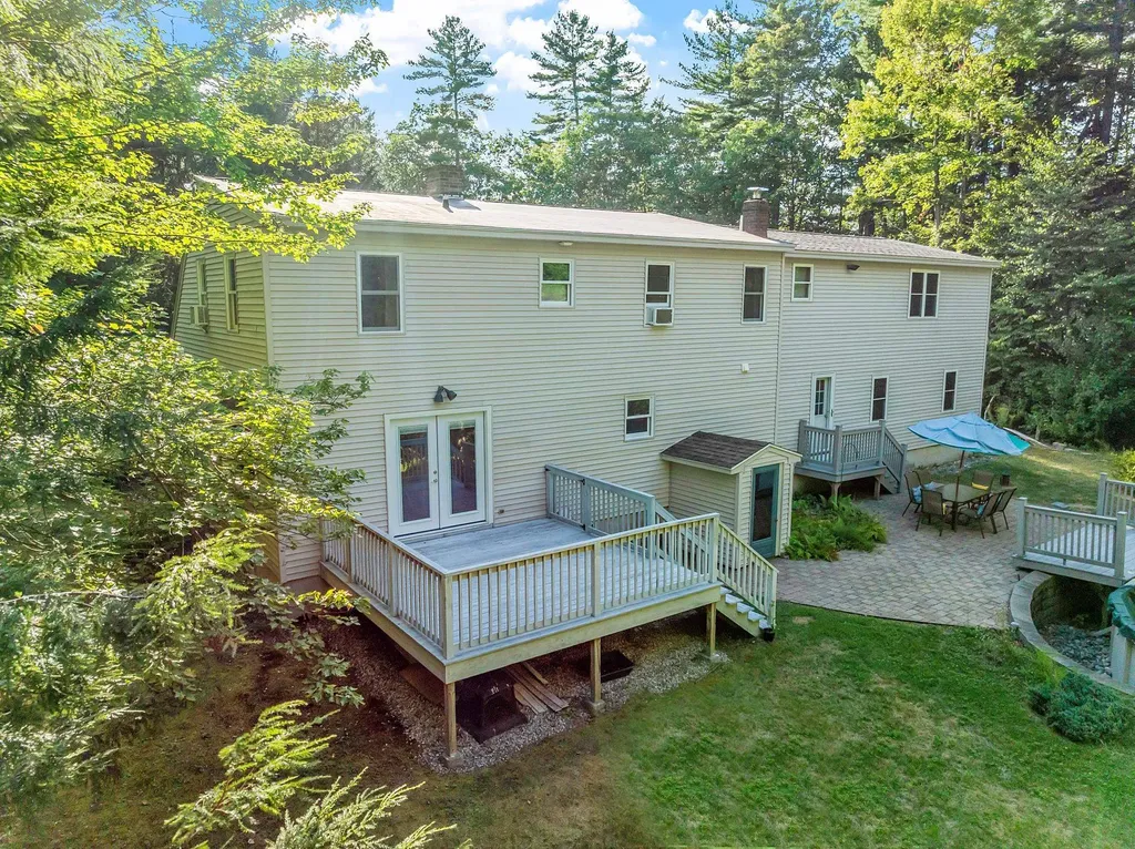 23 Greenbriar Road New Ipswich NH 03071