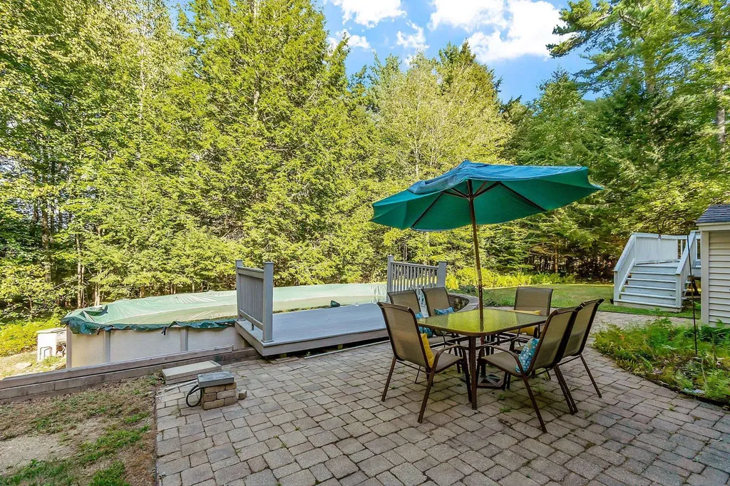 23 Greenbriar Road New Ipswich NH 03071