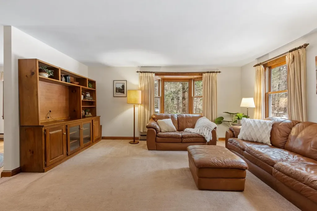 23 Greenbriar Road New Ipswich NH 03071