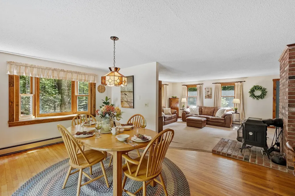 23 Greenbriar Road New Ipswich NH 03071