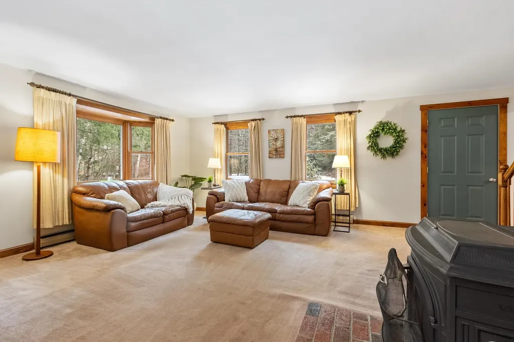 23 Greenbriar Road New Ipswich NH 03071