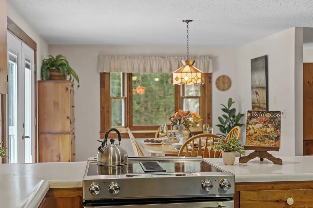 23 Greenbriar Road New Ipswich NH 03071