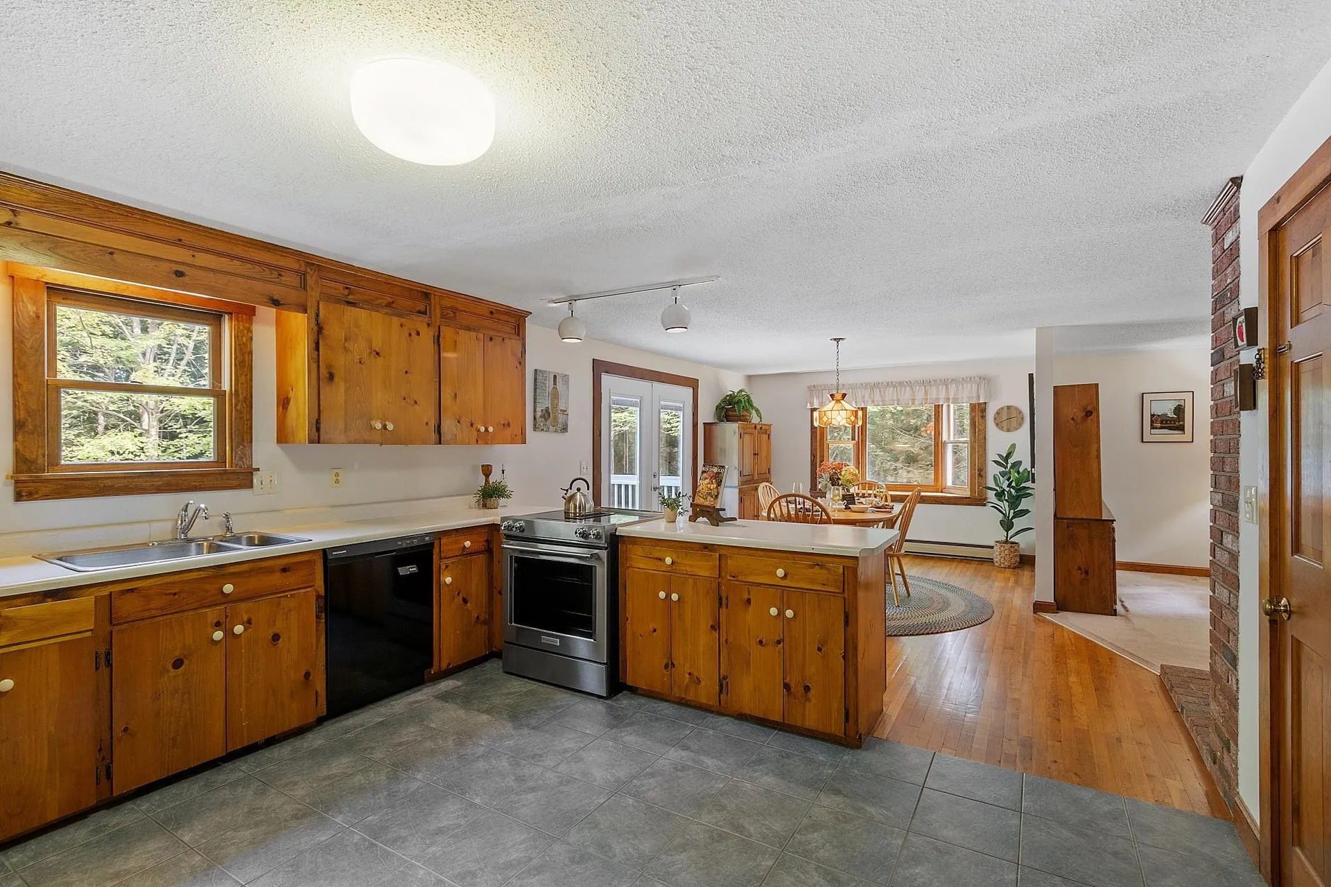 23 Greenbriar Road New Ipswich NH 03071