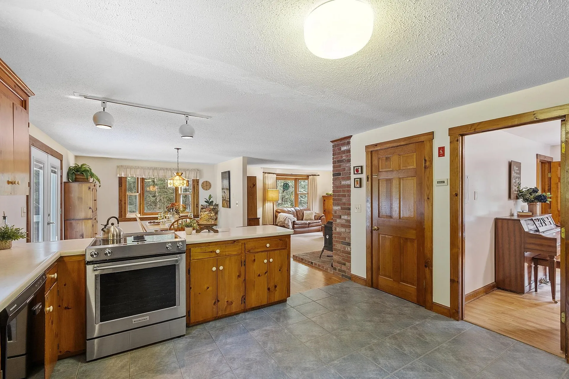 23 Greenbriar Road New Ipswich NH 03071