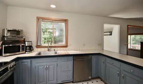 8 Old Spring Drive Grantham NH 03753