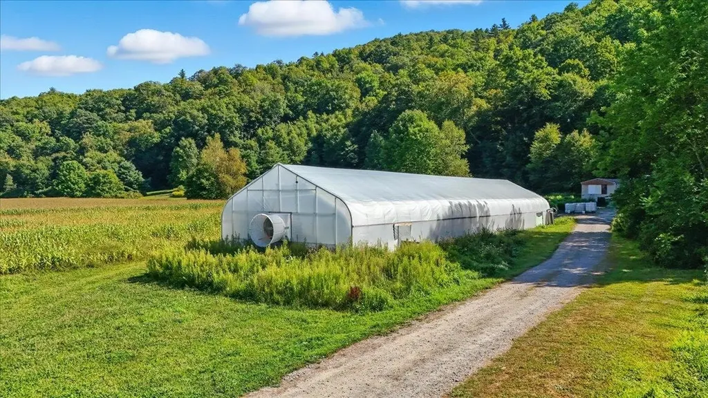 1433 N 116 Road Bristol VT 05443