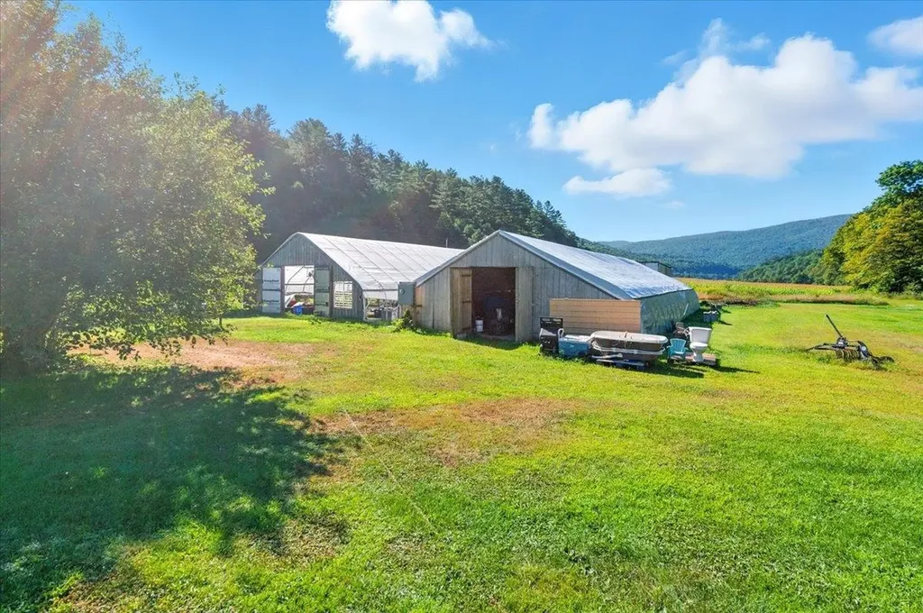 1433 N 116 Road Bristol VT 05443