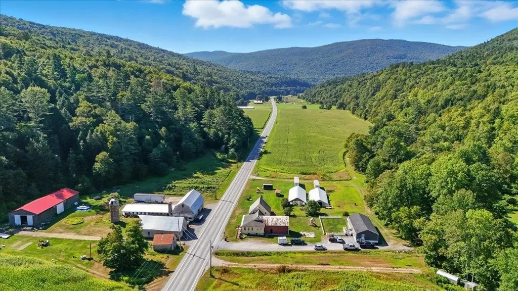 1433 N 116 Road Bristol VT 05443