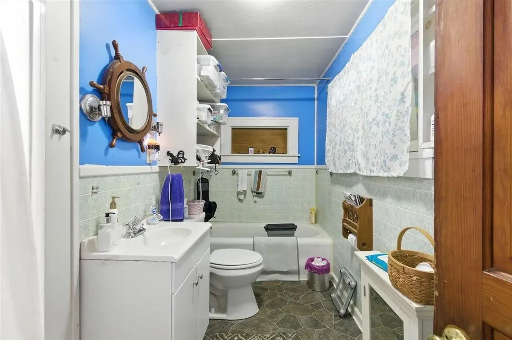 1433 N 116 Road Bristol VT 05443