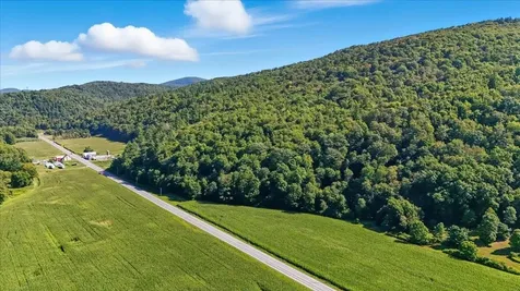 1433 N 116 Road Bristol VT 05443