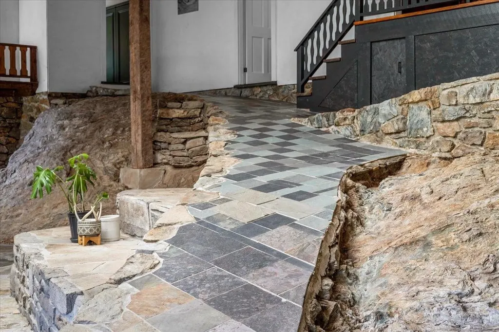 2640 Main Road Huntington VT 05462