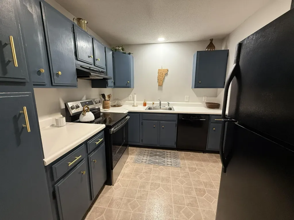 64 Hawthorne Circle South Burlington VT 05403