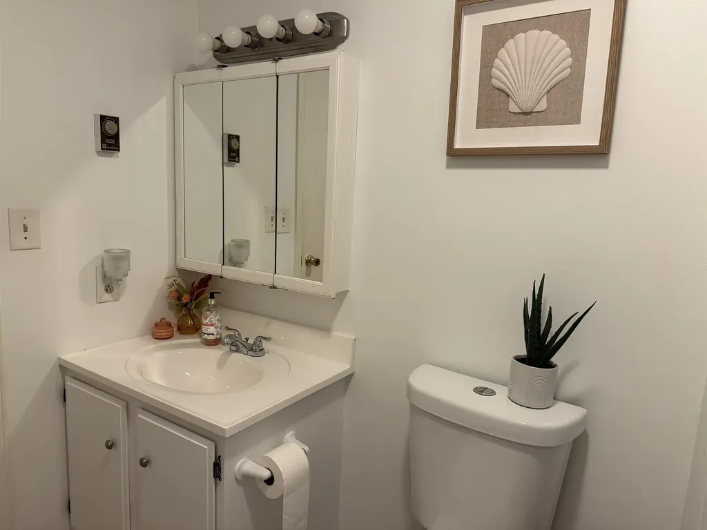 64 Hawthorne Circle South Burlington VT 05403