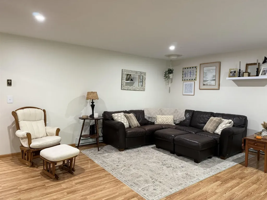 64 Hawthorne Circle South Burlington VT 05403