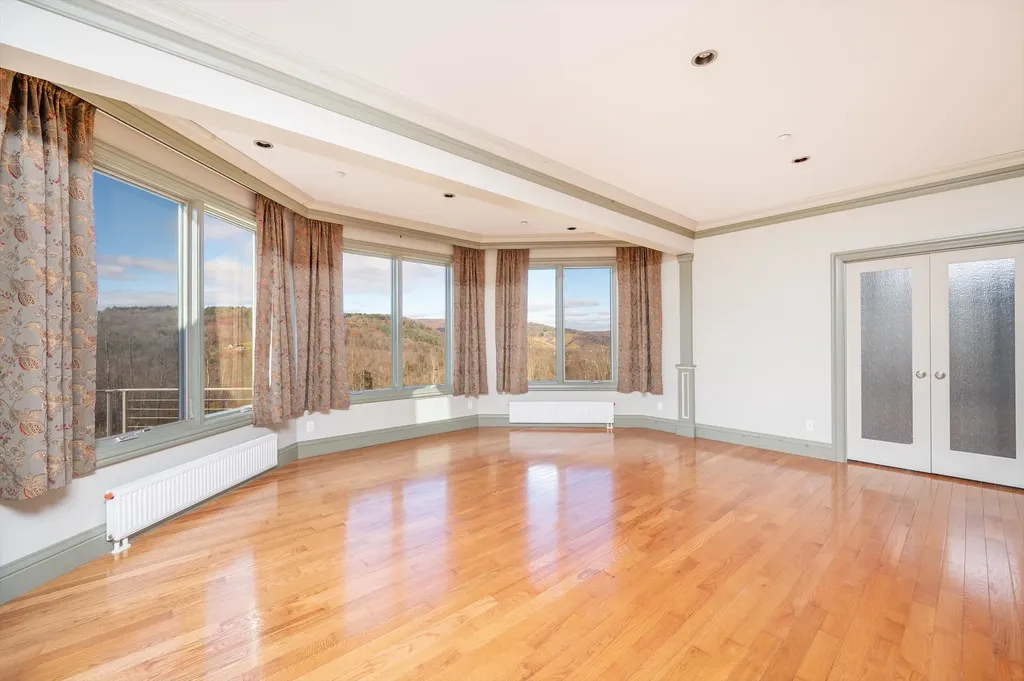 411 Wood Road Hartford VT 05059