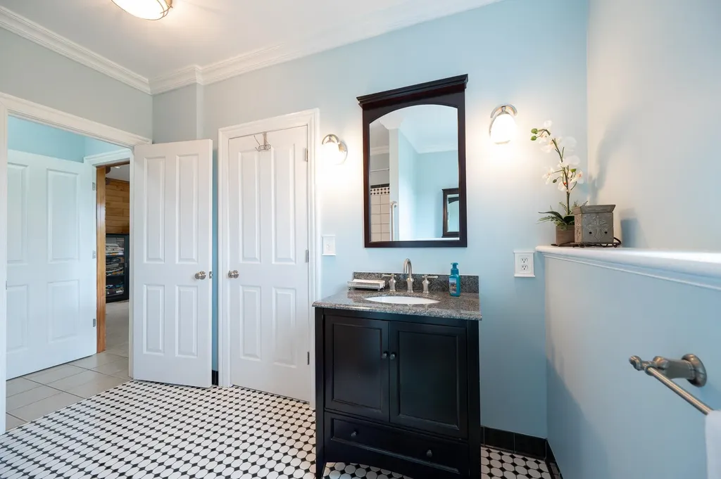 411 Wood Road Hartford VT 05059