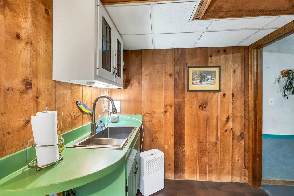 669 Shore Drive Laconia NH 03246