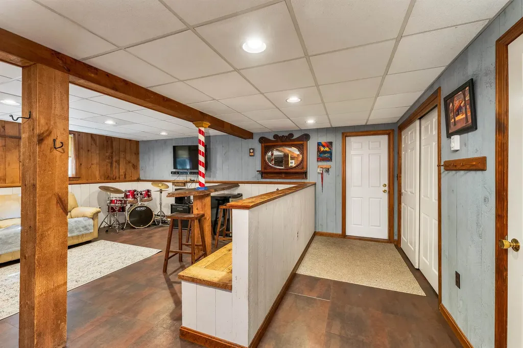 669 Shore Drive Laconia NH 03246