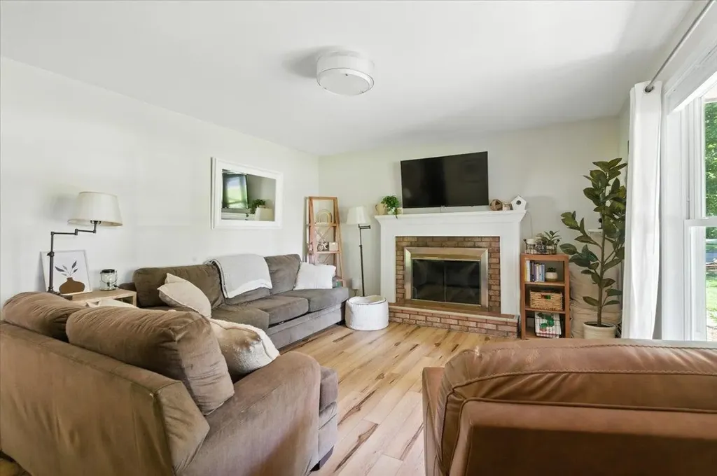 17 Oak Ridge Drive Colchester VT 05446