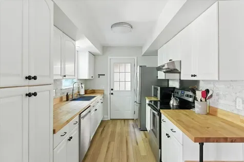 17 Oak Ridge Drive Colchester VT 05446