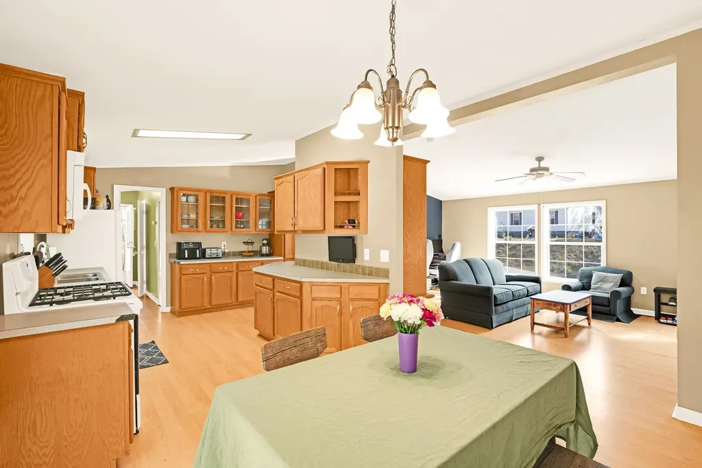 4 Ivy Lane Farmington NH 03835